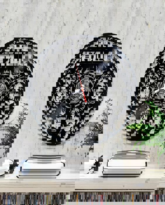 طرح ساعت دیواری وینیل متالیکا مناسب برای استفاده در دستگاه های cnc چوب و cnc لیزر - laser cut metallica vinyl wall clock cdr file