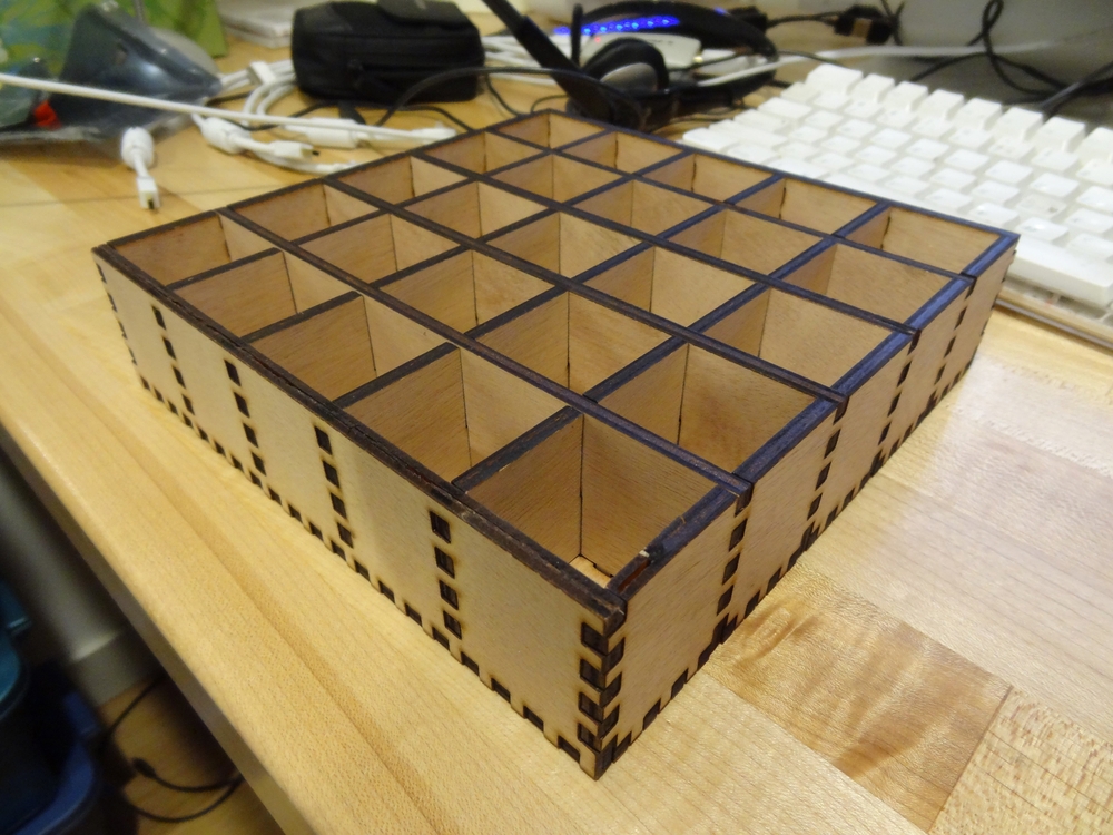 طرح سینی محفظه مناسب برای استفاده در دستگاه های cnc چوب و cnc لیزر - laser cut compartment tray svg file