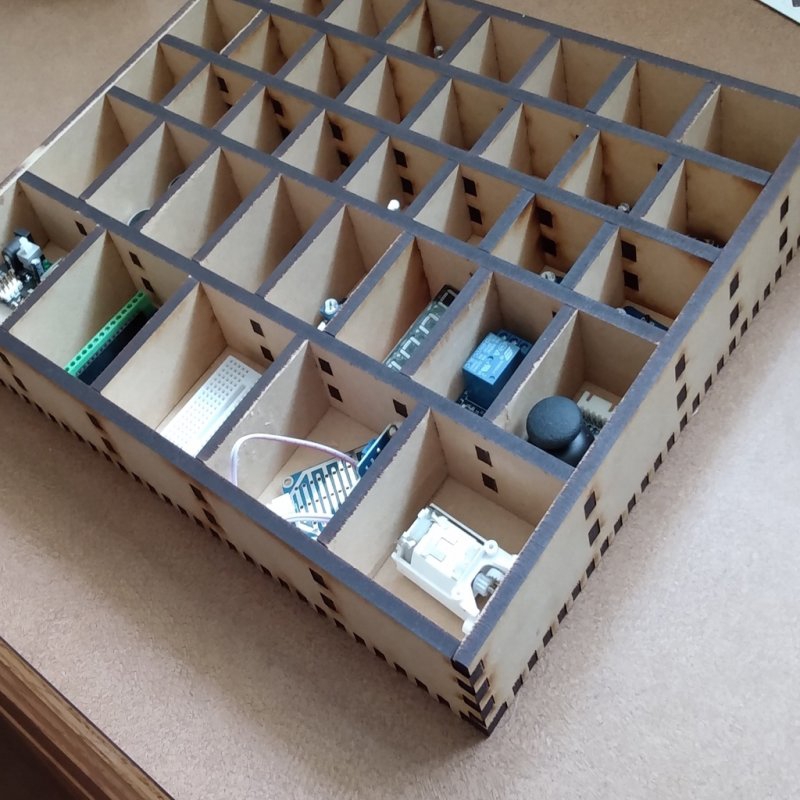 طرح جعبه نگهداری قطعات الکترونیکی مناسب برای استفاده در دستگاه های cnc چوب و cnc لیزر - laser cut electronic components storage box