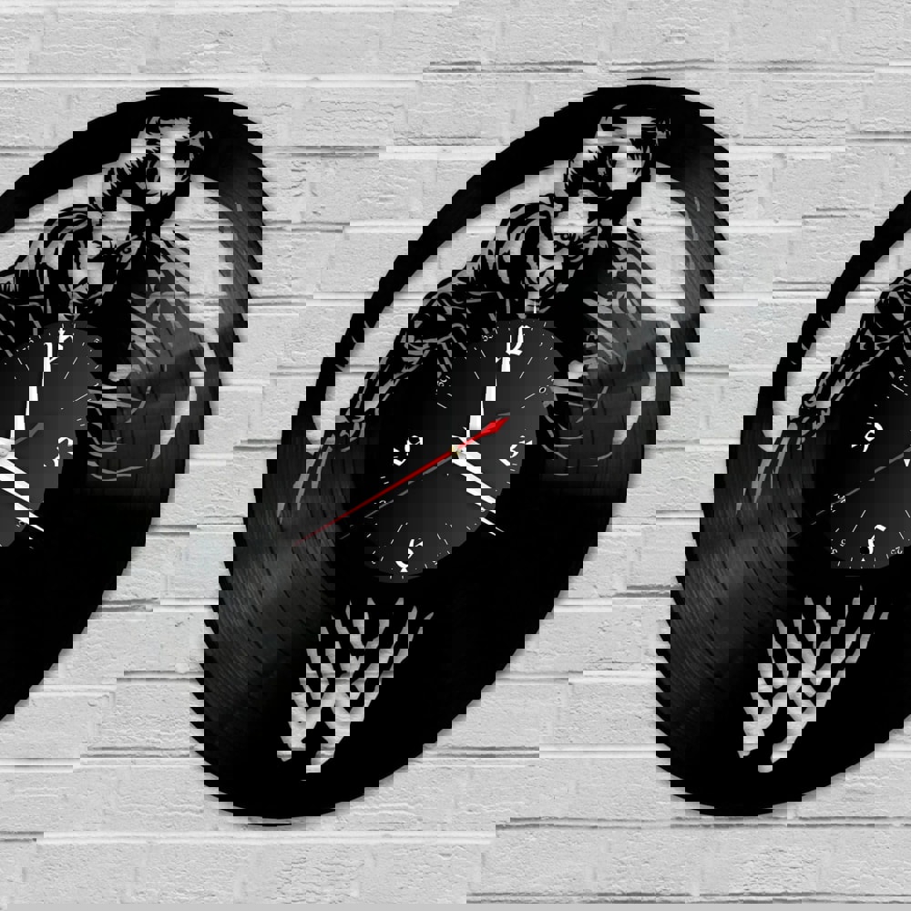 طرح ساعت دیواری وینیل طرح گرگ با مناسب برای استفاده در دستگاه های cnc چوب و cnc لیزر - laser cut wolverine vinyl wall clock cdr file