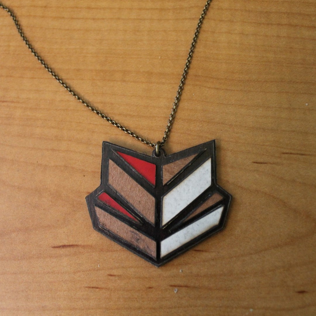 طرح گردنبند زنانه مناسب برای استفاده در دستگاه های cnc چوب و cnc لیزر - laser cut necklace for women cdr file