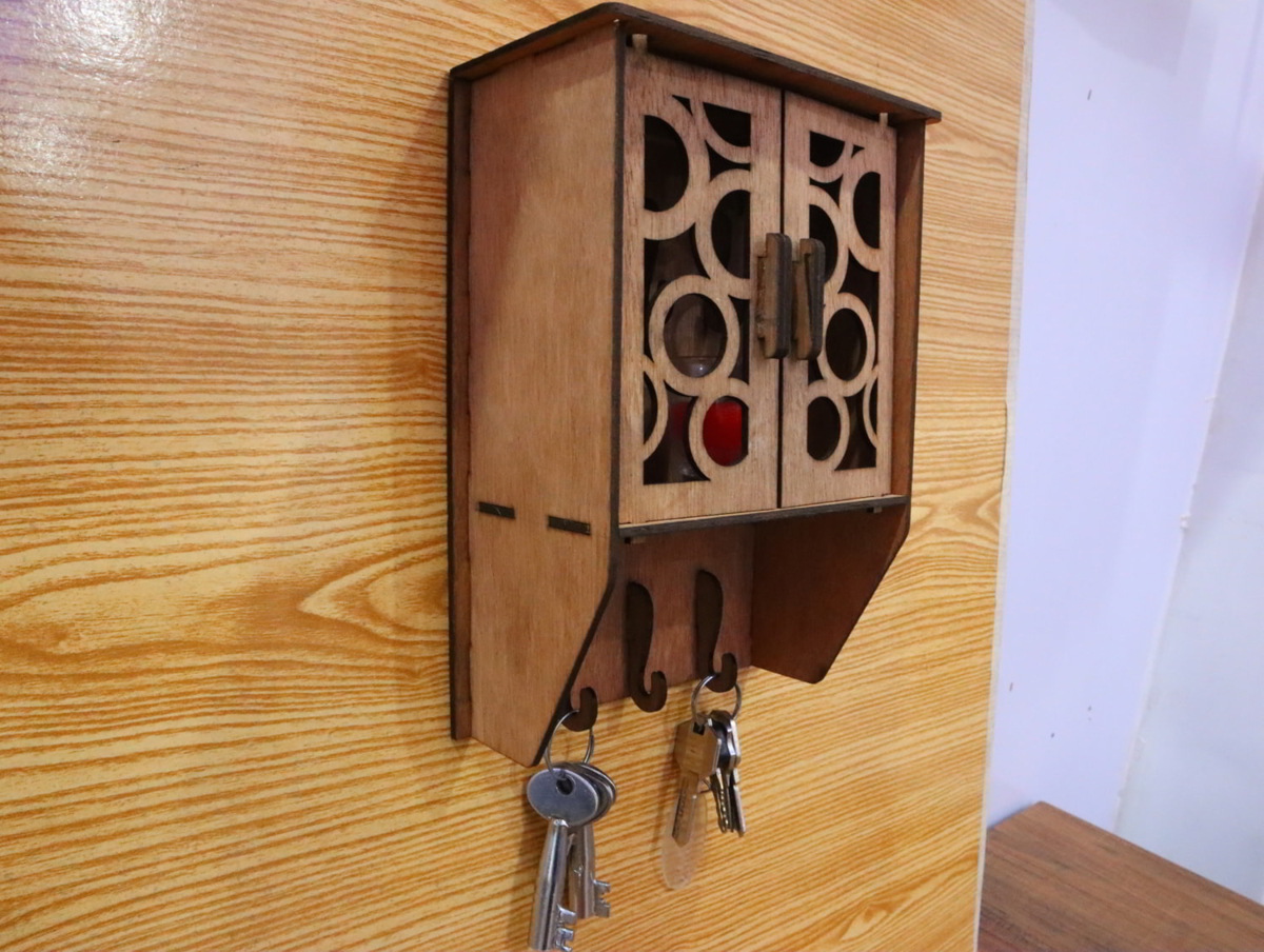 طرح سه بعدی جاکلیدی چوبی دیواری مناسب برای استفاده در دستگاه های cnc چوب و cnc لیزر - laser cut wall mounted wooden key cabinet 3mm cdr file