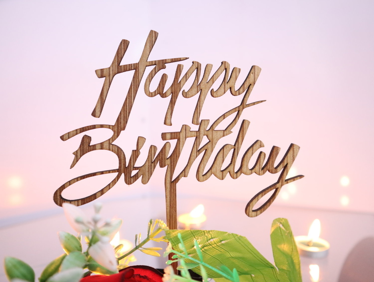 طرح تزیین کیک تولدت مبارک مناسب برای استفاده در دستگاه های cnc چوب و cnc لیزر - laser cut happy birthday decor cake topper cdr file