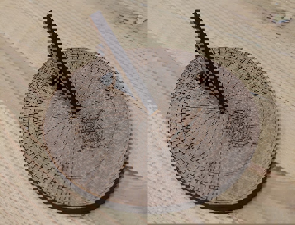 طرح ساعت آفتابی مناسب برای استفاده در دستگاه های cnc چوب و cnc لیزر - laser cut sundial cdr file