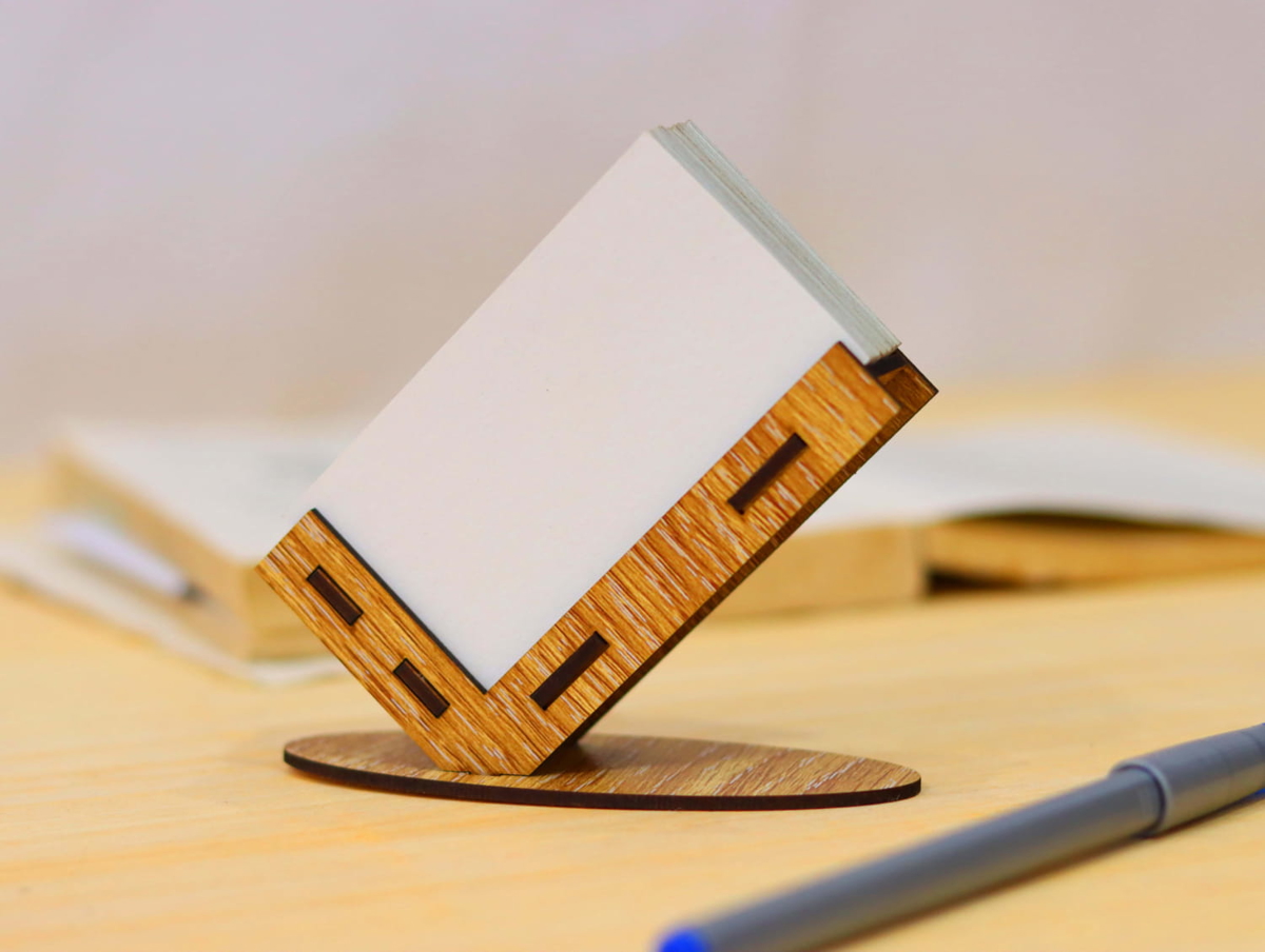 طرح کارت ویزیت رومیزی مناسب برای استفاده در دستگاه های cnc چوب و cnc لیزر - laser cut desk business card holder cdr file
