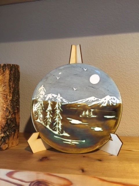 طرح فایل لایه باز بشقاب طرح سه پایه چوبی دکوری مناسب برای استفاده در دستگاه های cnc چوب و cnc لیزر - laser cut plate easel wooden decor plate stand svg file