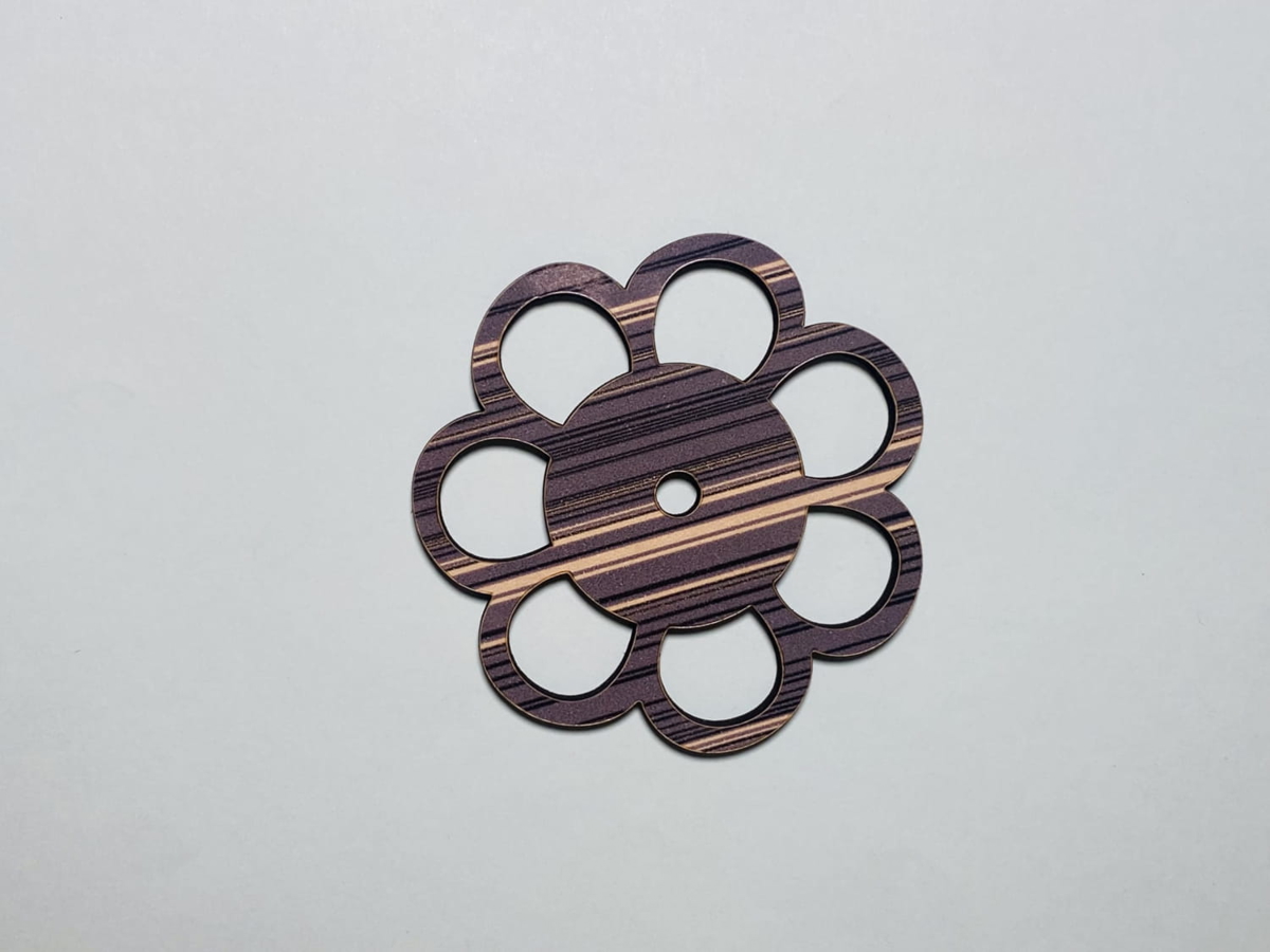 طرح گل مخصوص کاردستی های چوبی مناسب برای استفاده در دستگاه های cnc چوب و cnc لیزر - laser cut flower shape unfinished wood craft cutout cdr file