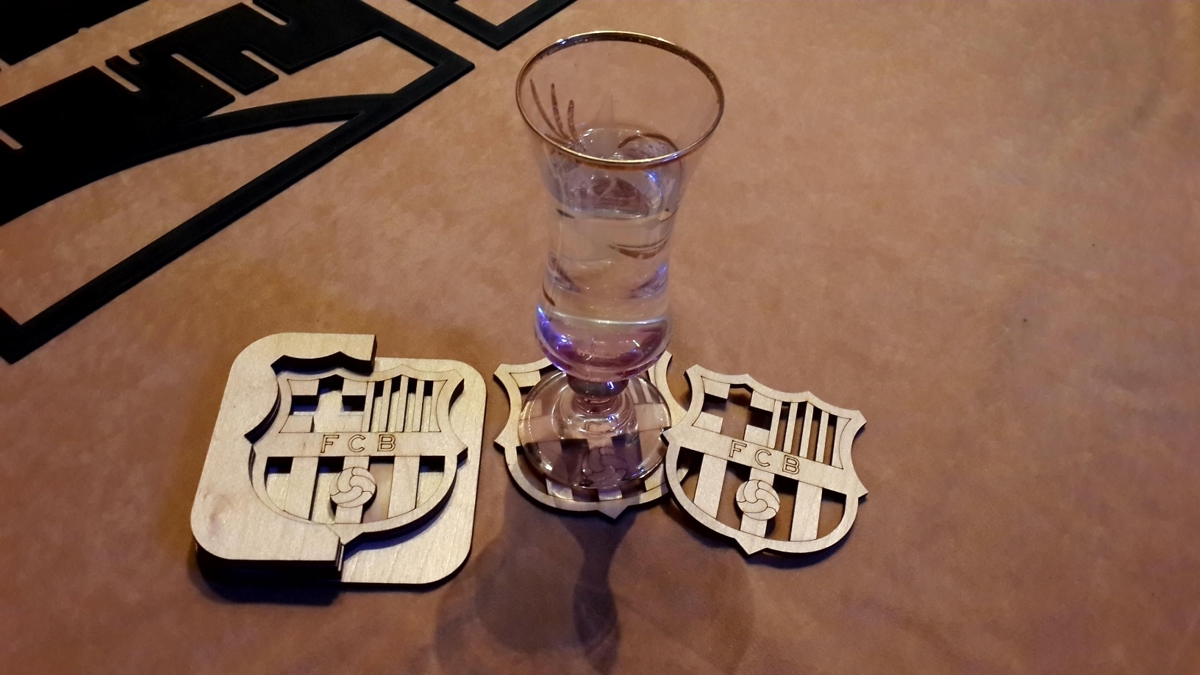طرح زیرلیوانی تیم ورزشی باشگاه فوتبال بارسلونا مناسب برای استفاده در دستگاه های cnc چوب و cnc لیزر - fcb sports team coasters laser cut template ai file