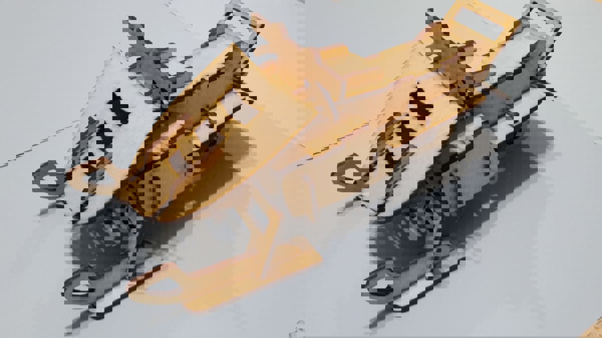 طرح تخته سه لا برای ماشین برفی مناسب برای استفاده در دستگاه های cnc چوب و cnc لیزر - laser cut plywood snowmobile dxf file