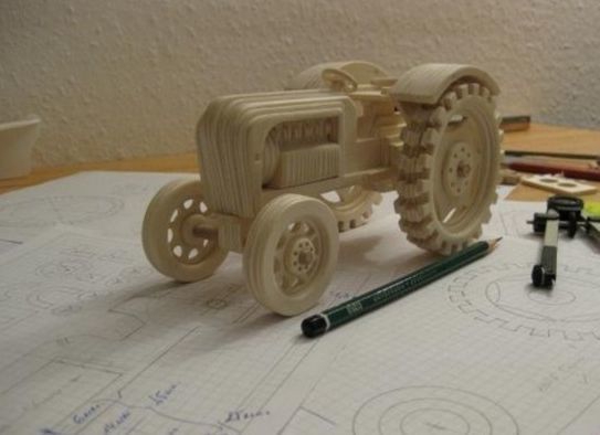 طرح تراکتور ۴ میلی‌متری مناسب برای استفاده در دستگاه های cnc چوب و cnc لیزر - laser cut tractor 4mm cdr file