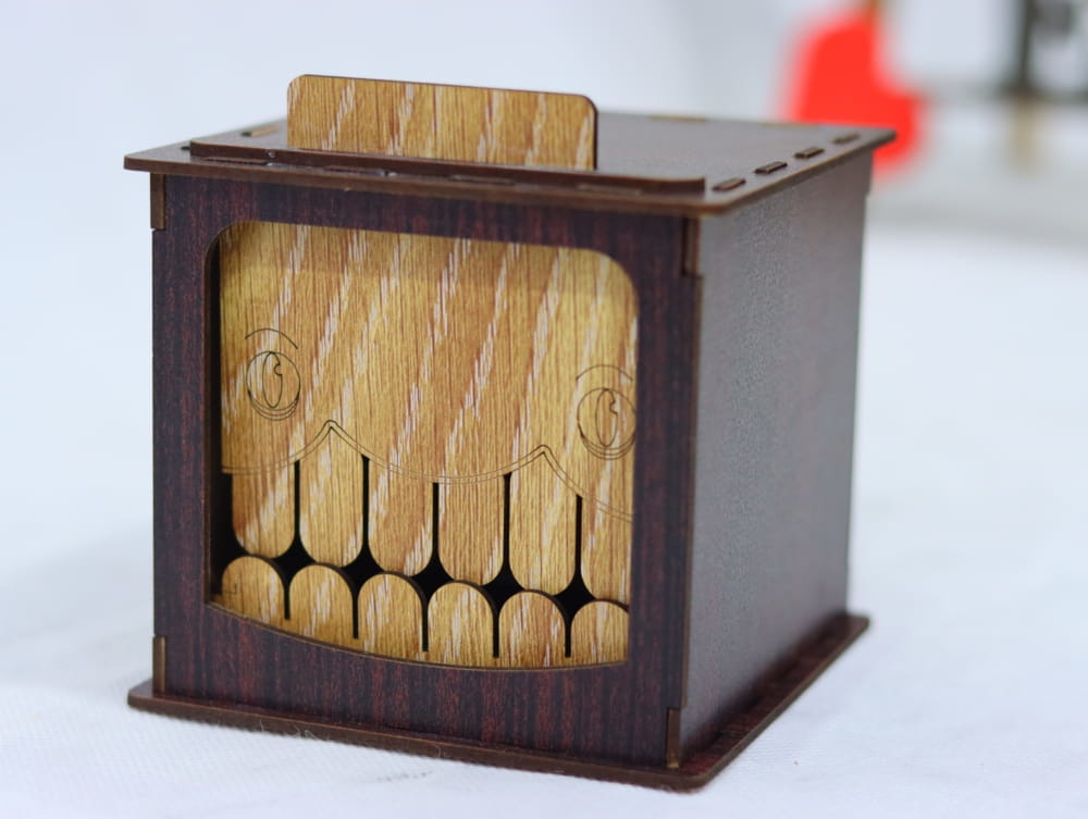 طرح جعبه چوبی ترسناک مناسب برای استفاده در دستگاه های cnc چوب و cnc لیزر - laser cut creepy wooden box cdr file