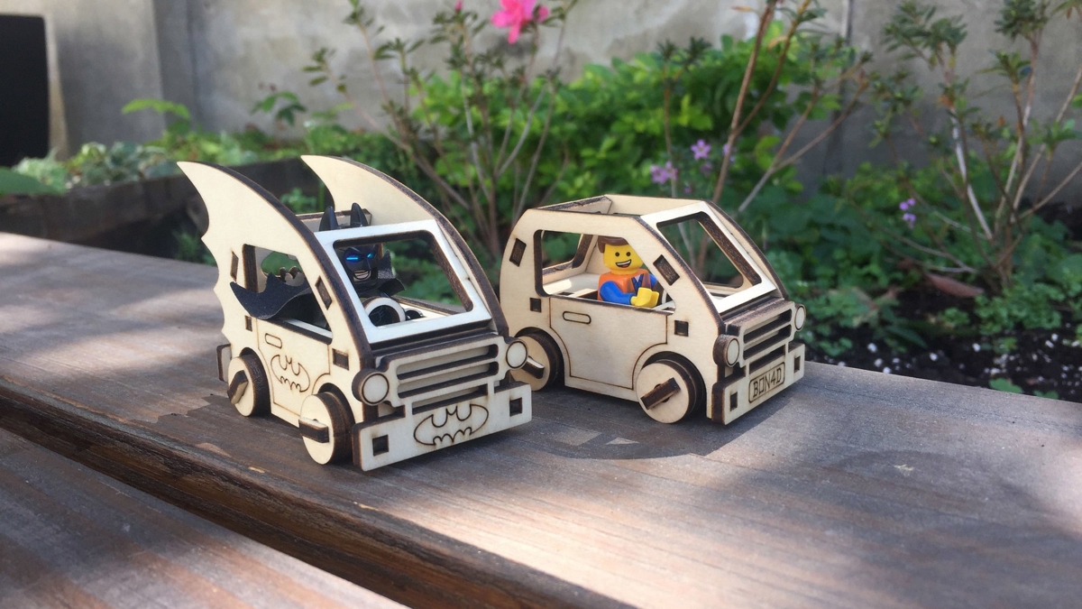 طرح ماشین هوشمند بتمن مناسب برای استفاده در دستگاه های cnc چوب و cnc لیزر - batman smart car laser cut ai file