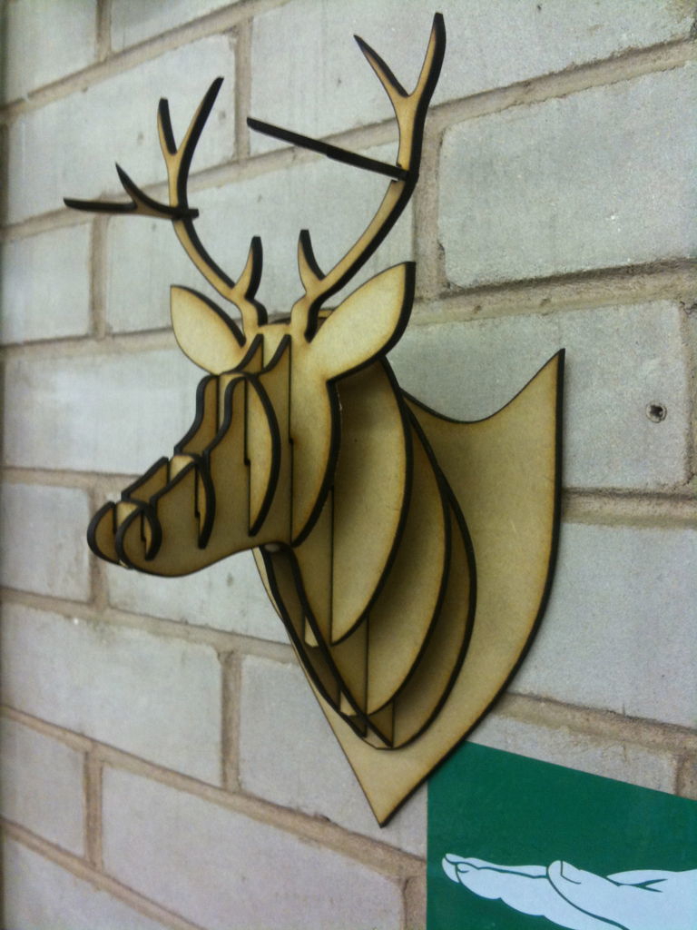 طرح تابلو دیواری طرح سر گوزن مناسب برای استفاده در دستگاه های cnc چوب و cnc لیزر - laser cut deer head wall mount decor cdr file