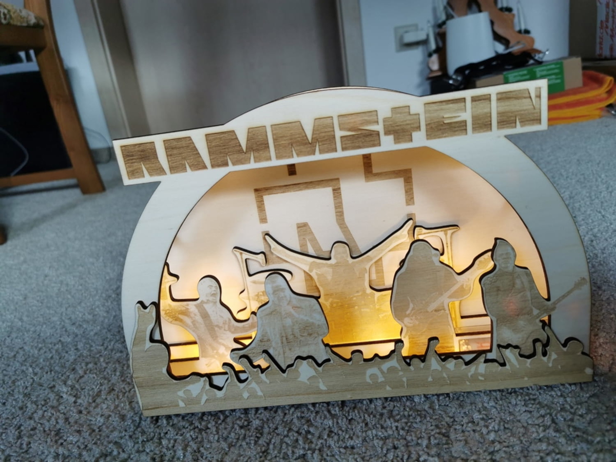 طرح موسیقی رامشتاین مخصوص کریسمس مناسب برای استفاده در دستگاه های cnc چوب و cnc لیزر - laser cut rammstein christmas decoration cdr file