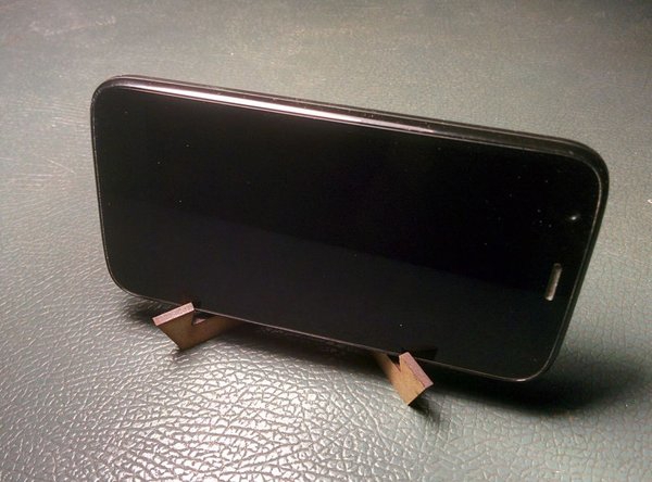 طرح فایل dwg پایه تلفن لیزری برش خورده مناسب برای استفاده در دستگاه های cnc چوب و cnc لیزر - lasercut phone stand dwg file