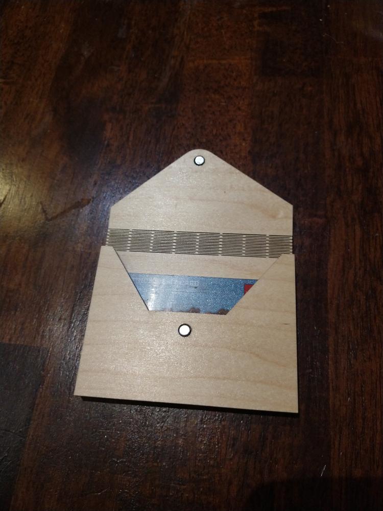 طرح فایل لایه باز کارت هدیه مناسب برای استفاده در دستگاه های cnc چوب و cnc لیزر - laser cut gift card envelope holder template svg file