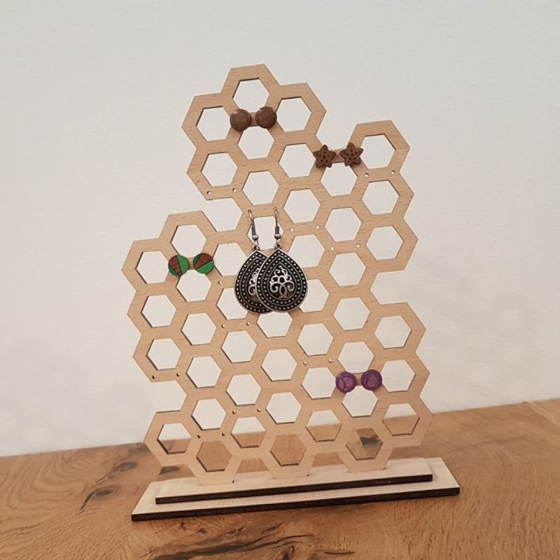 طرح پایه نمایش گوشواره چوبی ، سازمان دهنده گوشواره لانه زنبوری، سازمان دهنده جواهرات آویز برای گوشواره های میخی مناسب برای استفاده در دستگاه های cnc چوب و cnc لیزر - laser cut wooden earring display stand honeycomb earring organizer hanging jewelry organizer for stud earrings
