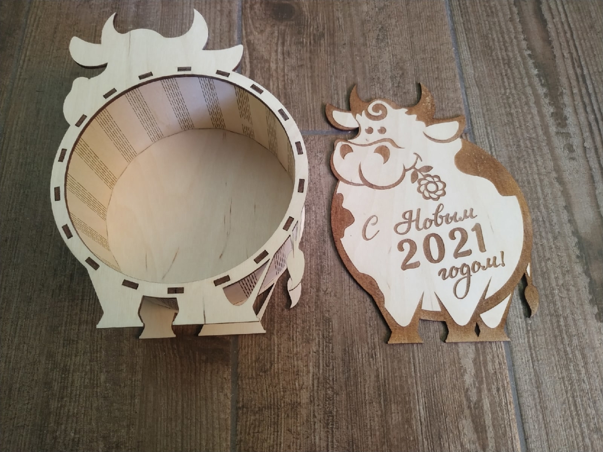 طرح جعبه هدیه سال نو 2021 مناسب برای استفاده در دستگاه های cnc چوب و cnc لیزر - laser cut bull new year 2021 gift box new years eve box cdr file