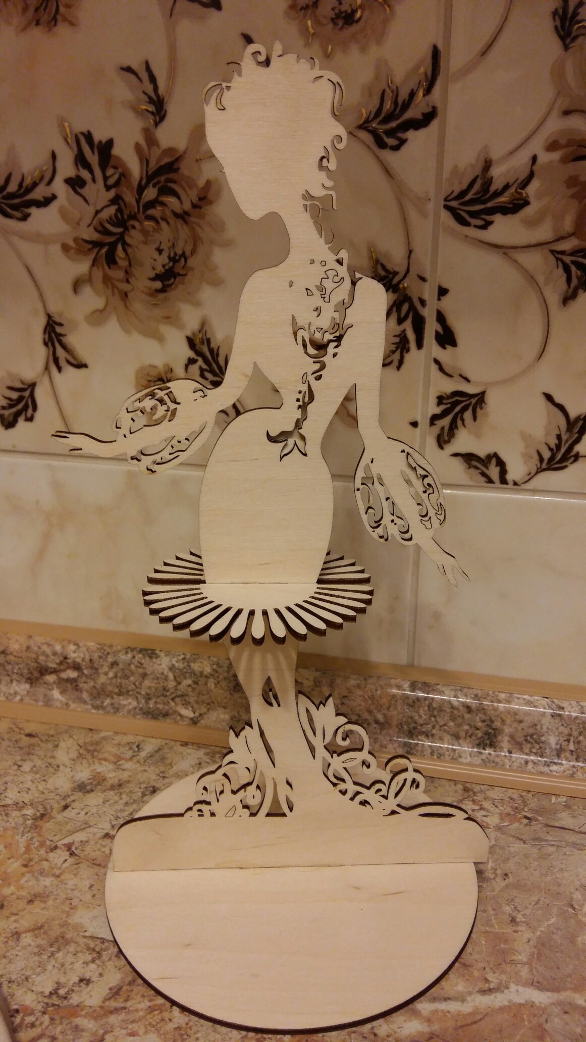 طرح جا دستمال سفره دختر بچه مناسب برای استفاده در دستگاه های cnc چوب و cnc لیزر - laser cut young girl napkin holder cdr file