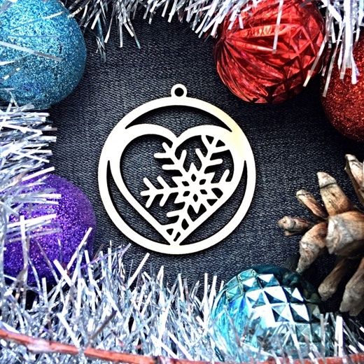 طرح تزیین درخت کریسمس قلب برفی مناسب برای استفاده در دستگاه های cnc چوب و cnc لیزر - laser cut snowflake heart christmas tree ornament cdr file