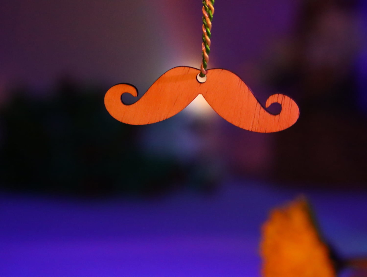 طرح خام سبیل تزیینی چوبی مناسب برای استفاده در دستگاه های cnc چوب و cnc لیزر - laser cut mustache ornament wood blank cdr file