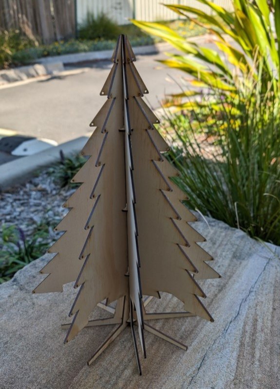 طرح درخت کریسمس چوبی مناسب برای استفاده در دستگاه های cnc چوب و cnc لیزر - laser cut wooden christmas tree dxf file