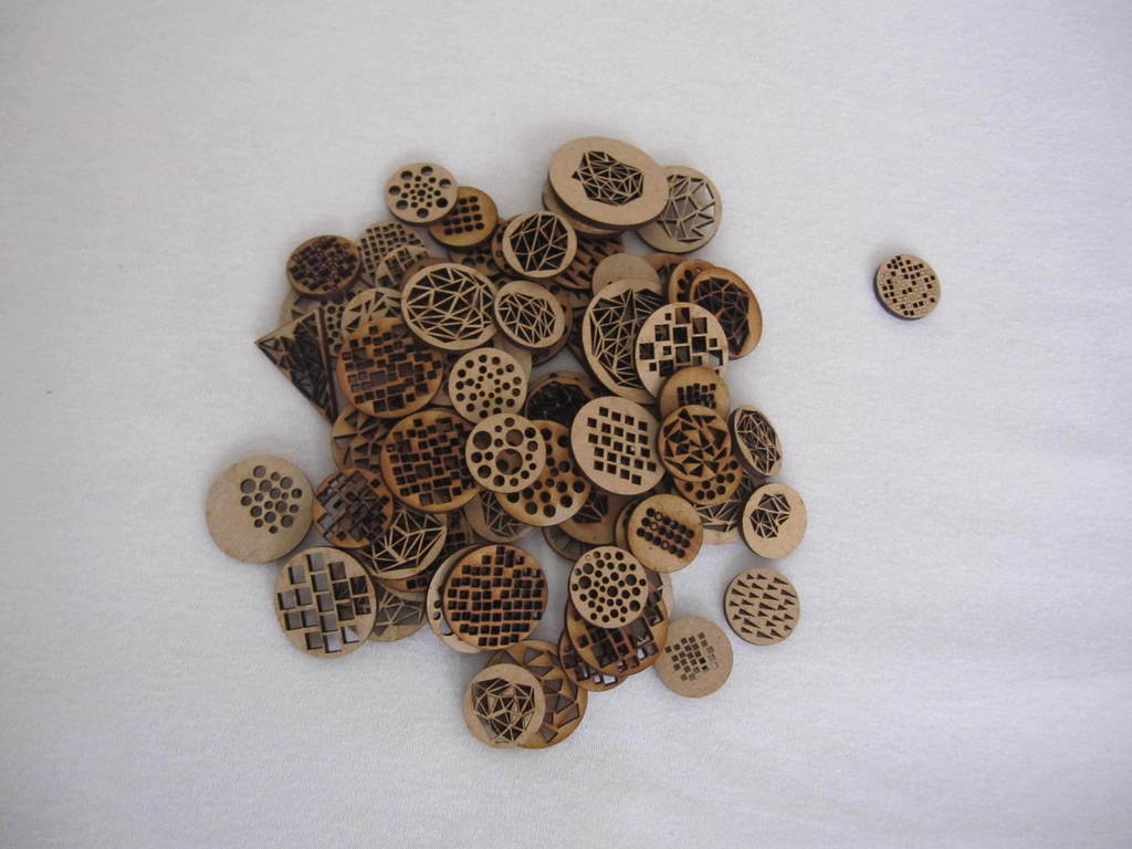طرح دکمه‌های کوچک چوبی مناسب برای استفاده در دستگاه های cnc چوب و cnc لیزر - laser cut wood small buttons svg file