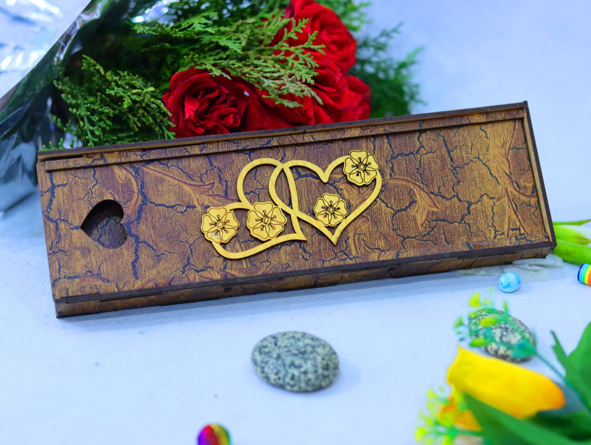 طرح جعبه کادو شکلات ولنتاین مناسب برای استفاده در دستگاه های cnc چوب و cnc لیزر - laser cut valentines day chocolate gift box cdr file
