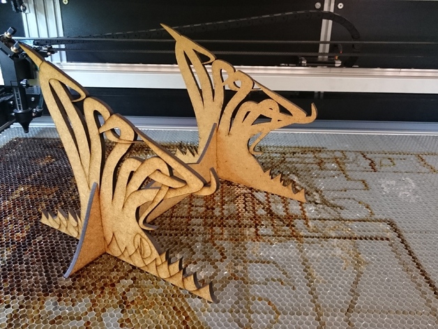 طرح پایه لپ تاپ کراکن با ضخامت ۵ میلی متر مناسب برای استفاده در دستگاه های cnc چوب و cnc لیزر - kraken laptop stand 5mm dxf file
