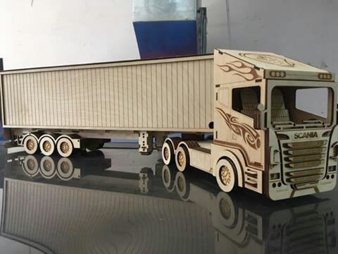 طرح کامیون اسکانیا r580 مناسب برای استفاده در دستگاه های cnc چوب و cnc لیزر - laser cut scania r580 truck cdr file