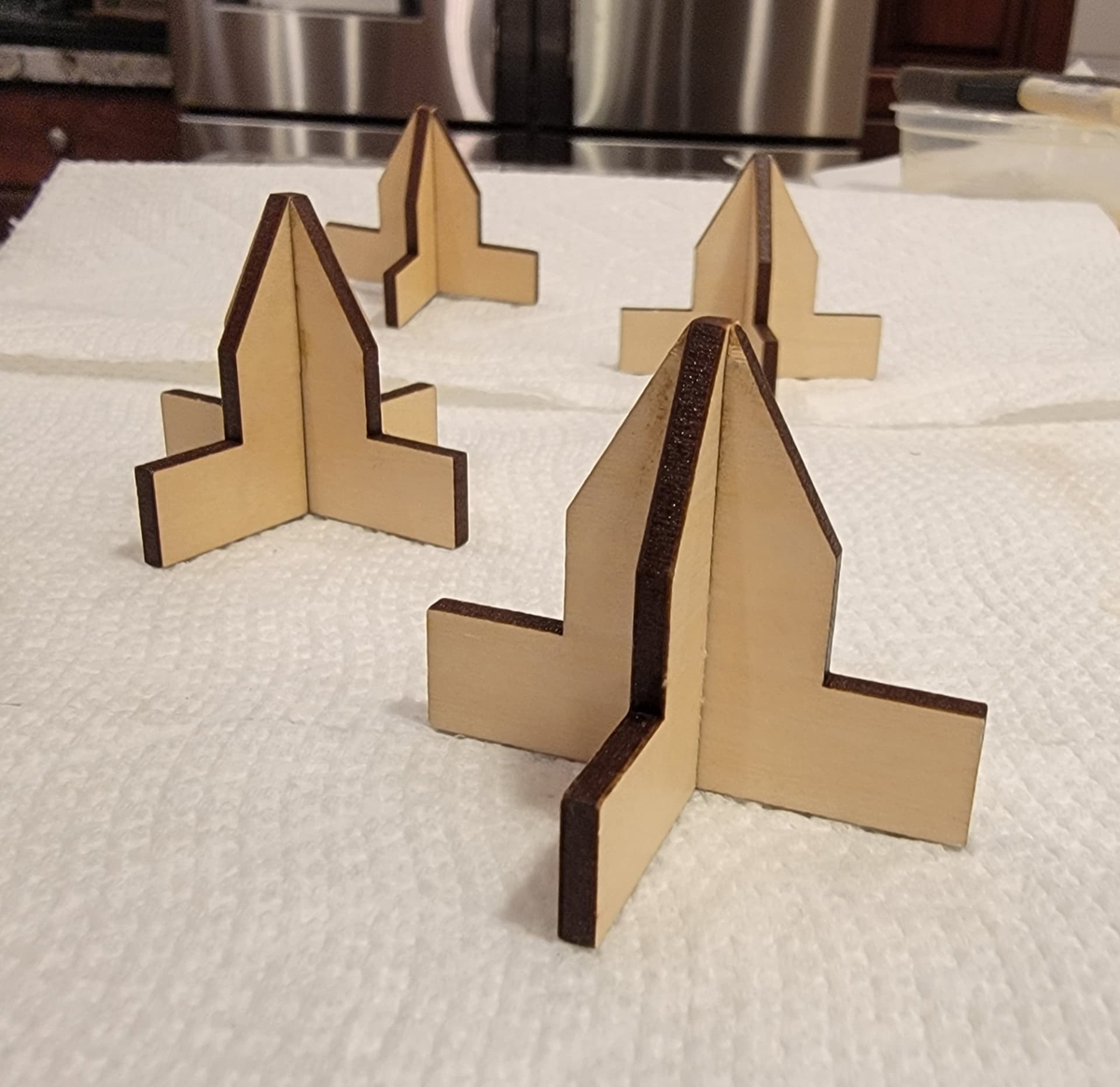 طرح پایه رنگ آمیزی مناسب برای استفاده در دستگاه های cnc چوب و cnc لیزر - laser cut staining stand svg file