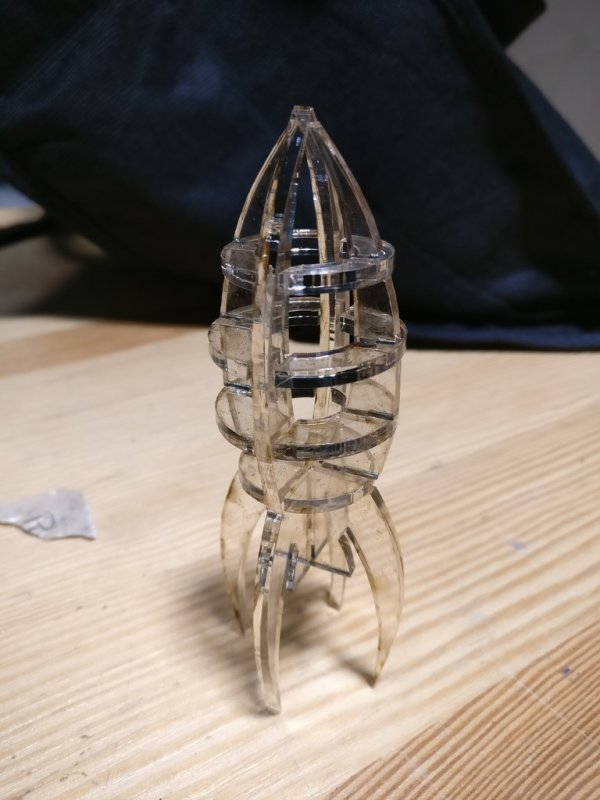 طرح اکریلیک ۳ میلی‌متری باله‌های نوک‌تیز موشک مناسب برای استفاده در دستگاه های cnc چوب و cnc لیزر - laser cut rocket pointy fins 3mm acrylic dxf file