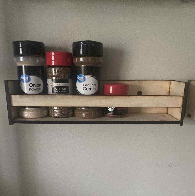 طرح جا ادویه شناور مناسب برای استفاده در دستگاه های cnc چوب و cnc لیزر - laser cut floating spice rack dxf file