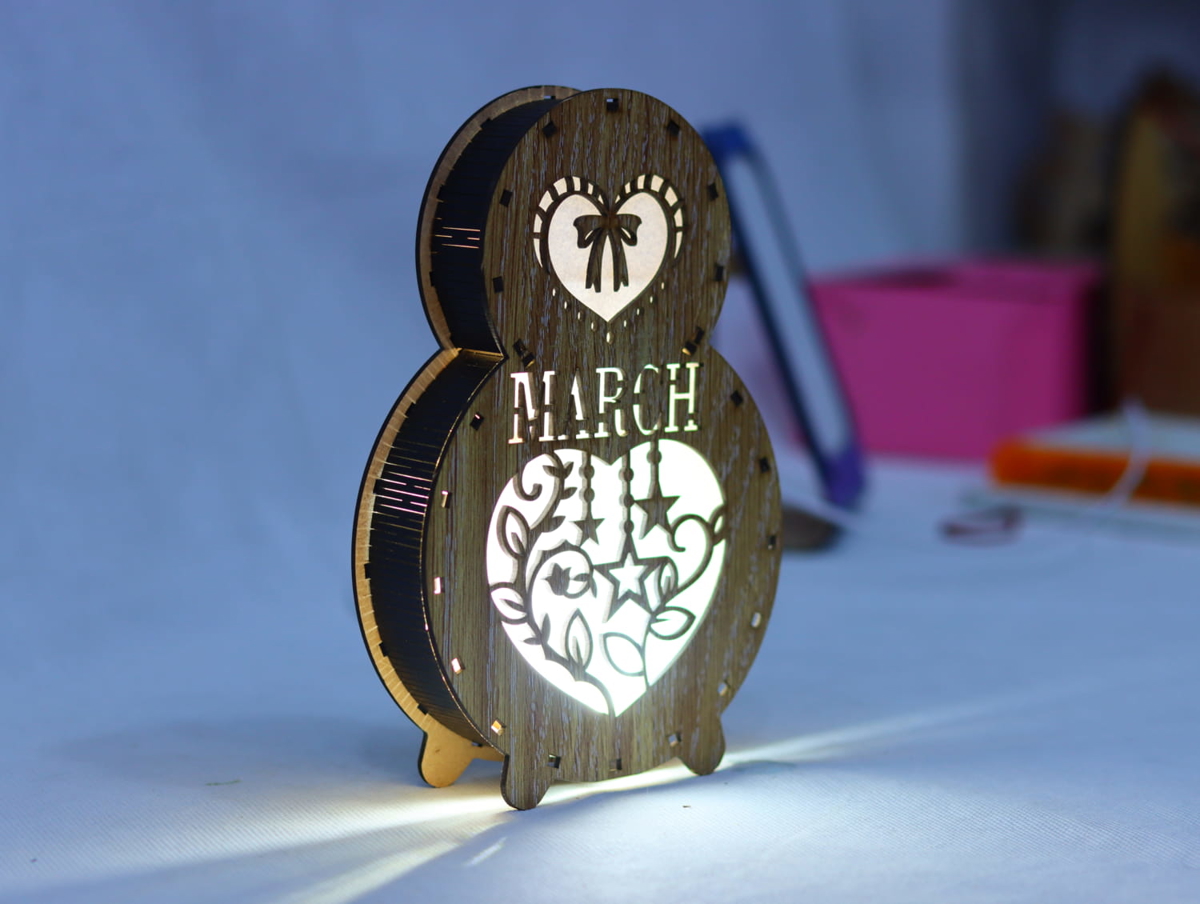 طرح چراغ تزئینی روز زن ۸ مارس مناسب برای استفاده در دستگاه های cnc چوب و cnc لیزر - laser cut 8 march lamp womens day decor cdr file