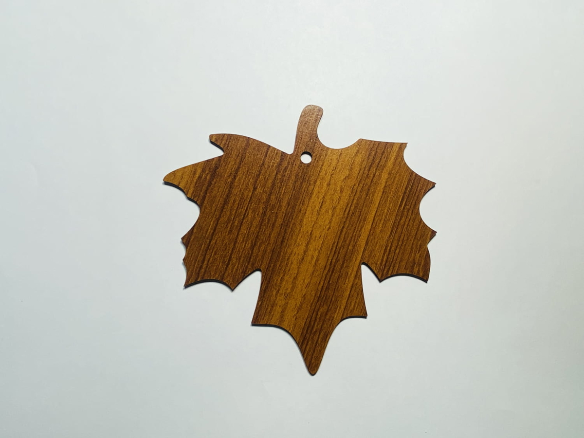 طرح برگ افرا چوبی مناسب برای استفاده در دستگاه های cnc چوب و cnc لیزر - laser cut wooden maple leaf ornament cdr file