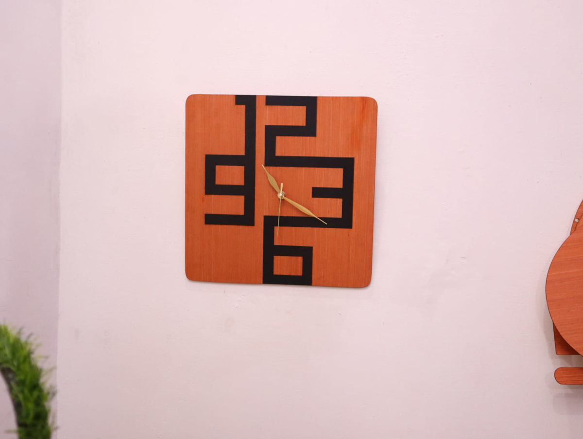 طرح ساعت دیواری چوبی طرح دار مناسب برای استفاده در دستگاه های cnc چوب و cnc لیزر - laser cut wooden wall hanging wall clock cdr file