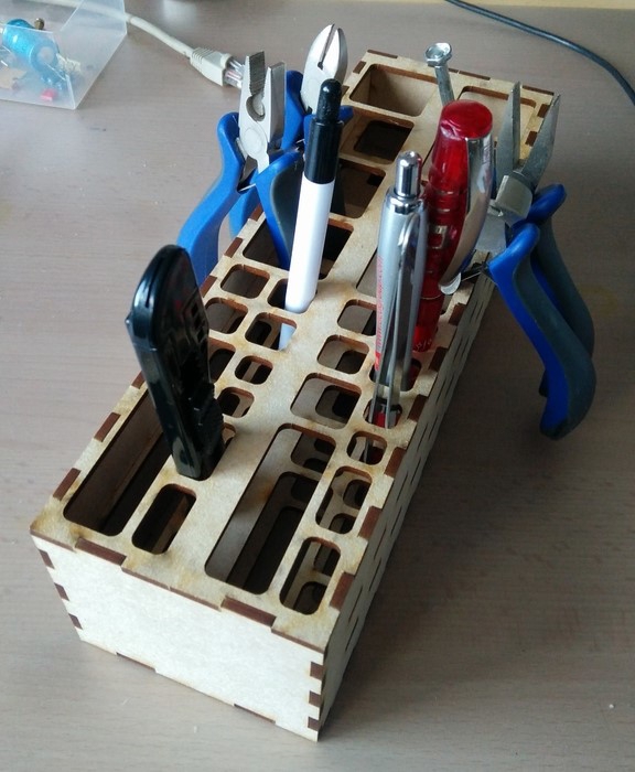 طرح جا ابزار کارگاهی مناسب برای استفاده در دستگاه های cnc چوب و cnc لیزر - laser cut workshop tool holder svg file