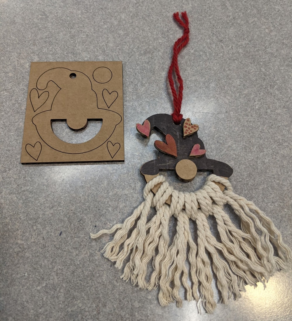 طرح عروسک ماکرم ولنتاین مدل Gnomes مناسب برای استفاده در دستگاه های cnc چوب و cnc لیزر - laser cut macrame valentines gnome cdr file