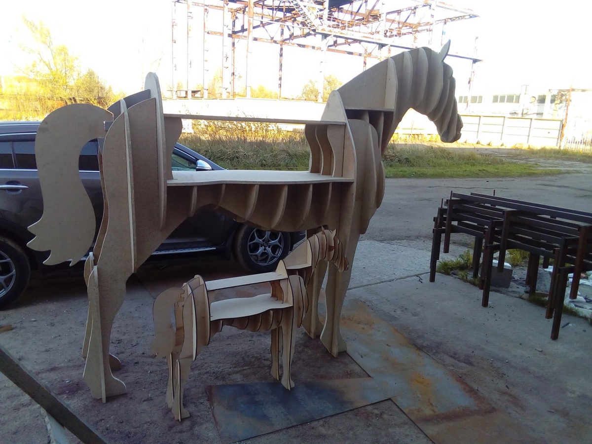 طرح قفسه اسب برای اتاق کودک مناسب برای استفاده در دستگاه های cnc چوب و cnc لیزر - laser cut horse shelf room decor cdr file