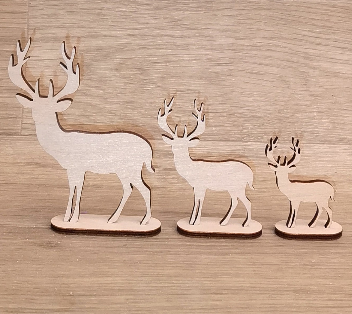 طرح گوزن حنایی کریسمس مناسب برای استفاده در دستگاه های cnc چوب و cnc لیزر - laser cut fawn deer christmas ornament cdr file