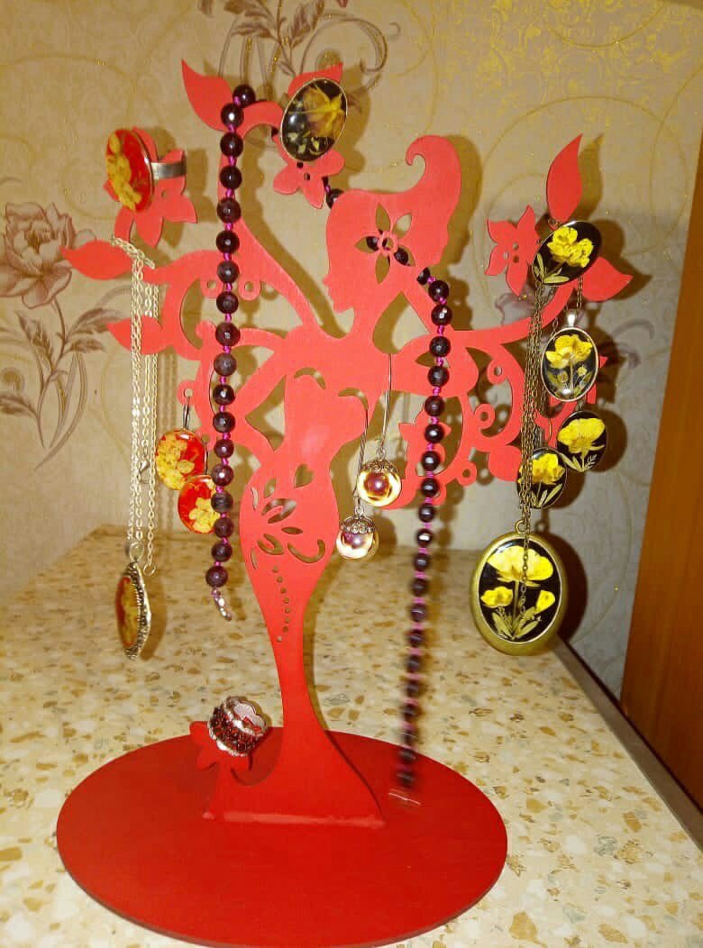 طرح جا جواهری زنانه مناسب برای استفاده در دستگاه های cnc چوب و cnc لیزر - laser cut lady jewelry stand cdr file