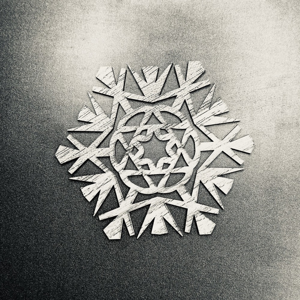 طرح دانه برف مناسب برای استفاده در دستگاه های cnc چوب و cnc لیزر - laser cut snowflake pattern svg file