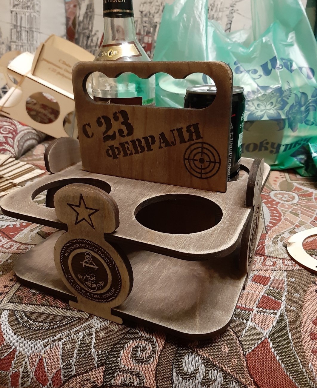 طرح جعبه حمل نوشابه چوبی ۴ تایی مناسب برای استفاده در دستگاه های cnc چوب و cnc لیزر - laser cut wooden 4 pack beer carrier beer caddy cdr file