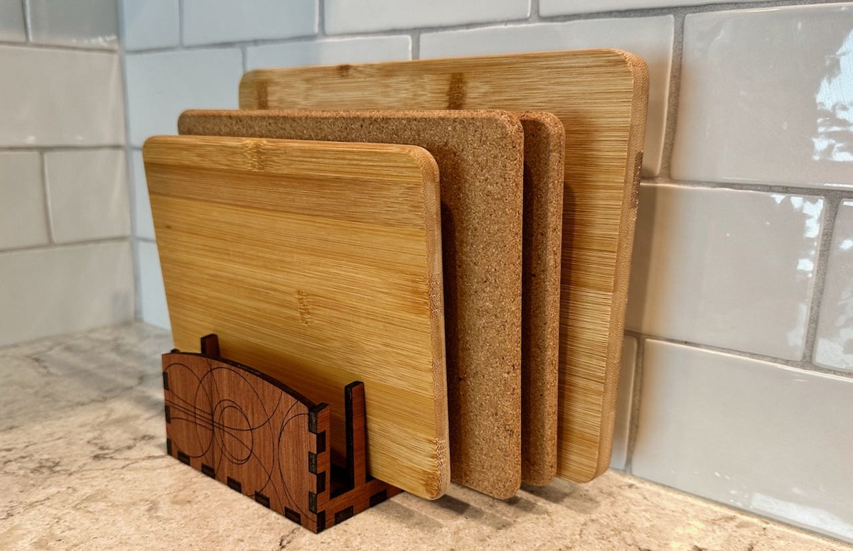 طرح نگهدارنده تخته مناسب برای استفاده در دستگاه های cnc چوب و cnc لیزر - laser cut cutting board holder svg file