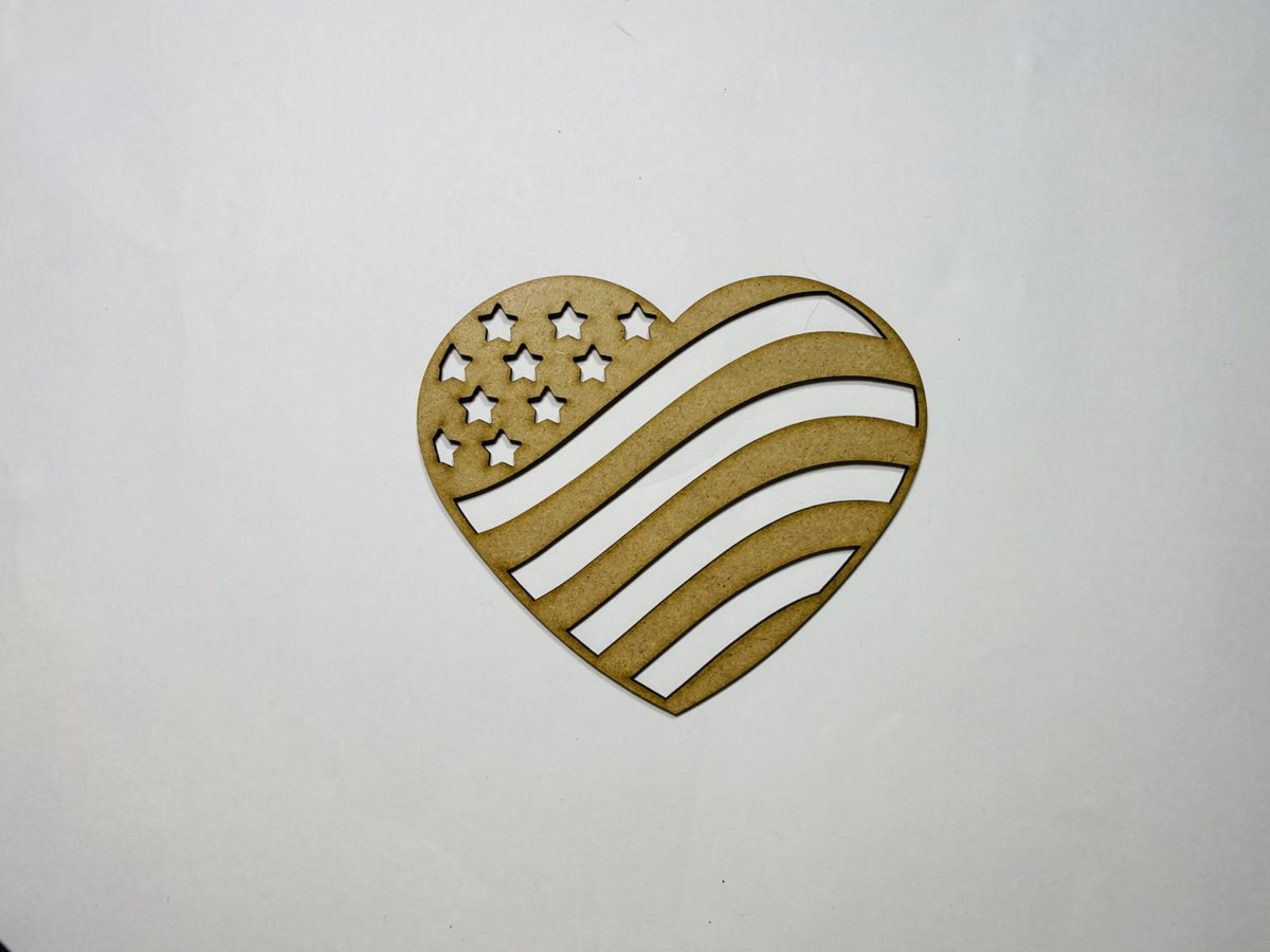 طرح پرچم چوبی آمریکا طرح قلب مناسب برای استفاده در دستگاه های cnc چوب و cnc لیزر - laser cut wooden american flag heart cdr file