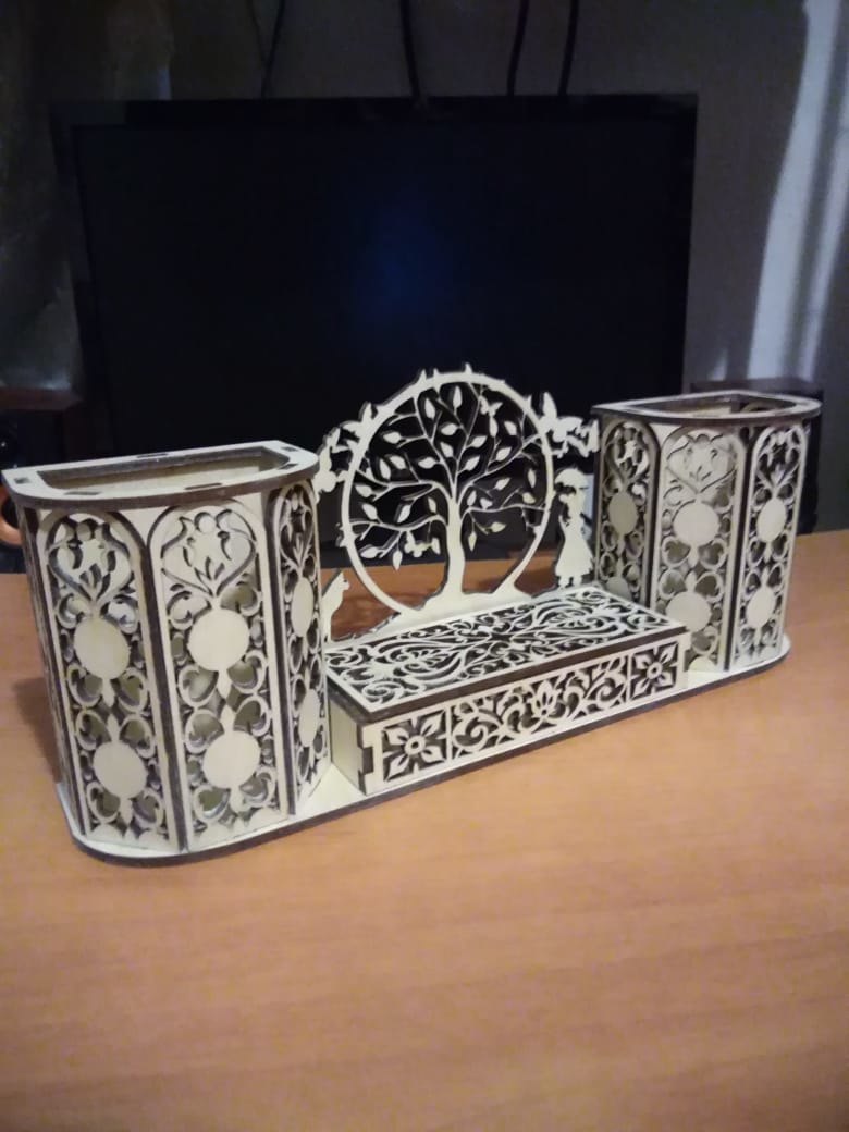 طرح جا خودکاری و سازماندهی میز تزئینی مناسب برای استفاده در دستگاه های cnc چوب و cnc لیزر - laser cut decorative desk organizer pen holder cdr file