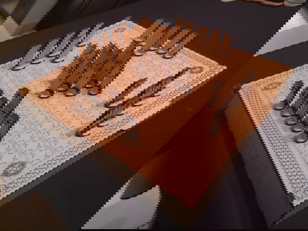 طرح بازی تخته ای وایکینگ hnefatafl مناسب برای استفاده در دستگاه های cnc چوب و cnc لیزر - laser cut viking board game hnefatafl svg file