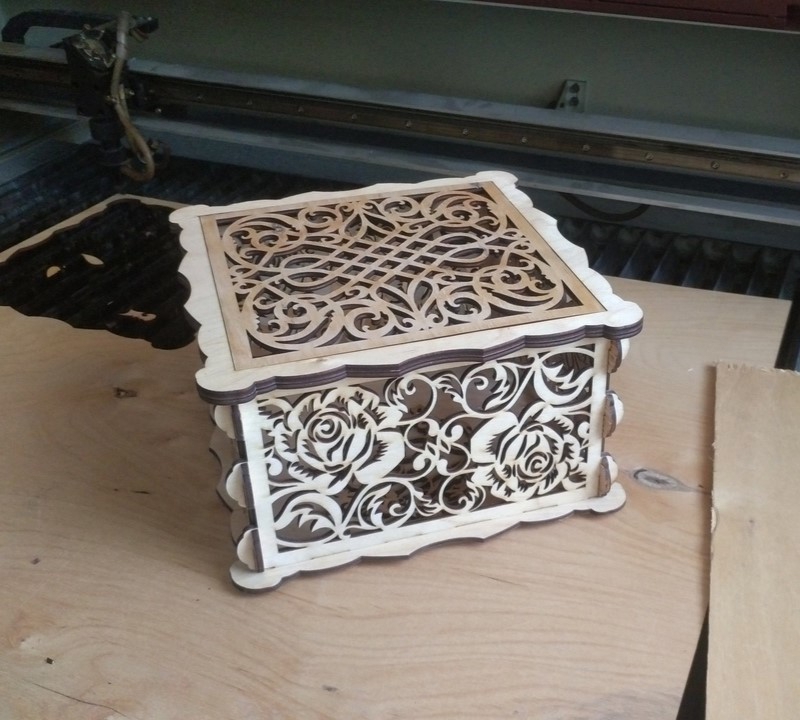 طرح جعبه چوبی تزئینی مناسب برای استفاده در دستگاه های cnc چوب و cnc لیزر - laser cut decorative wood box dxf file
