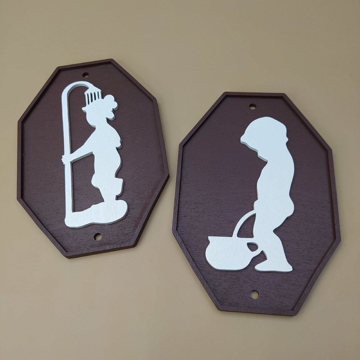 طرح تابلوی حمام بامزه مناسب برای استفاده در دستگاه های cnc چوب و cnc لیزر - laser cut funny bathroom signs cdr file