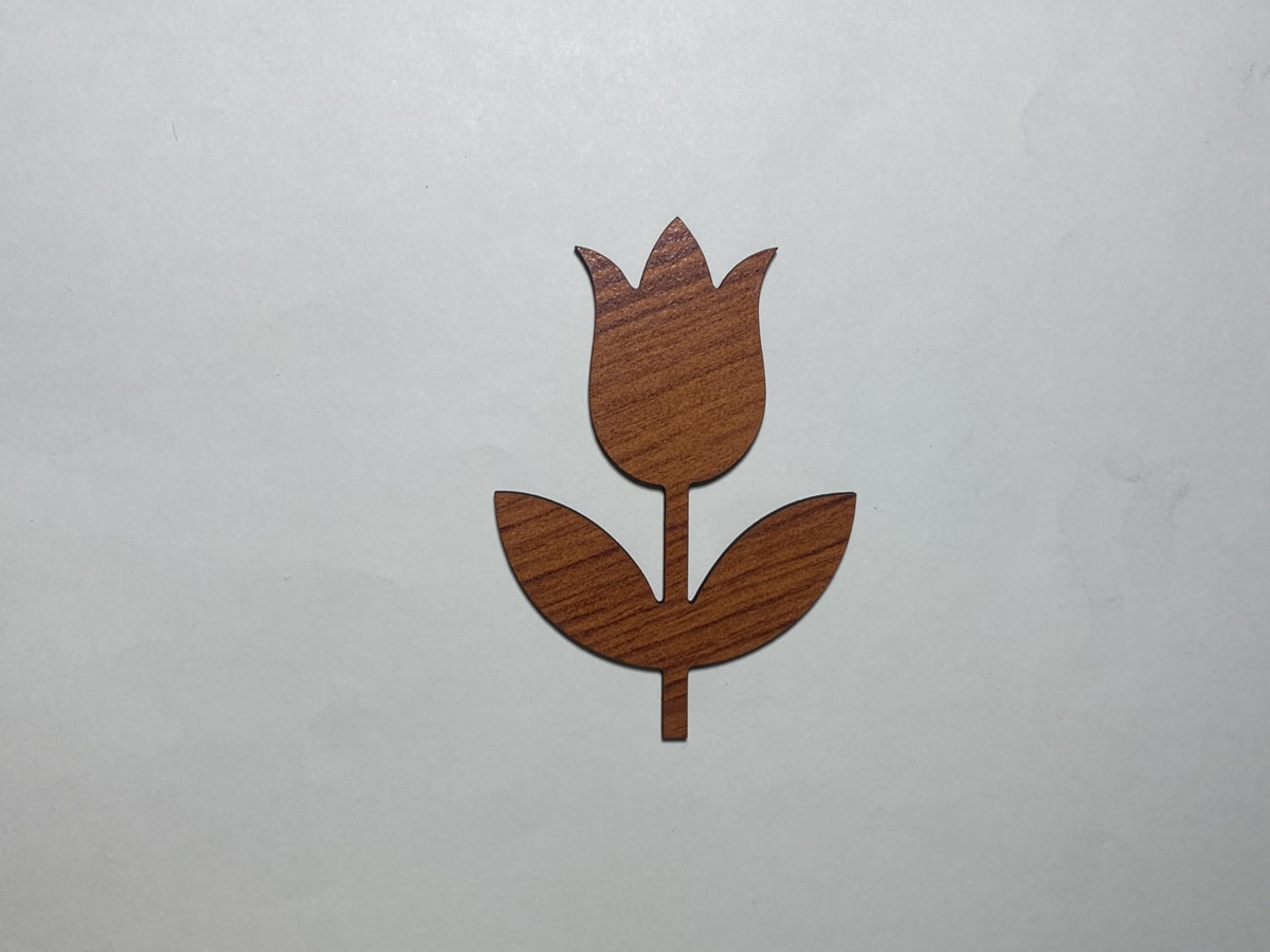 طرح گل لاله چوبی ناتمام مناسب برای استفاده در دستگاه های cnc چوب و cnc لیزر - laser cut unfinished wood tulip flower cutout cdr file